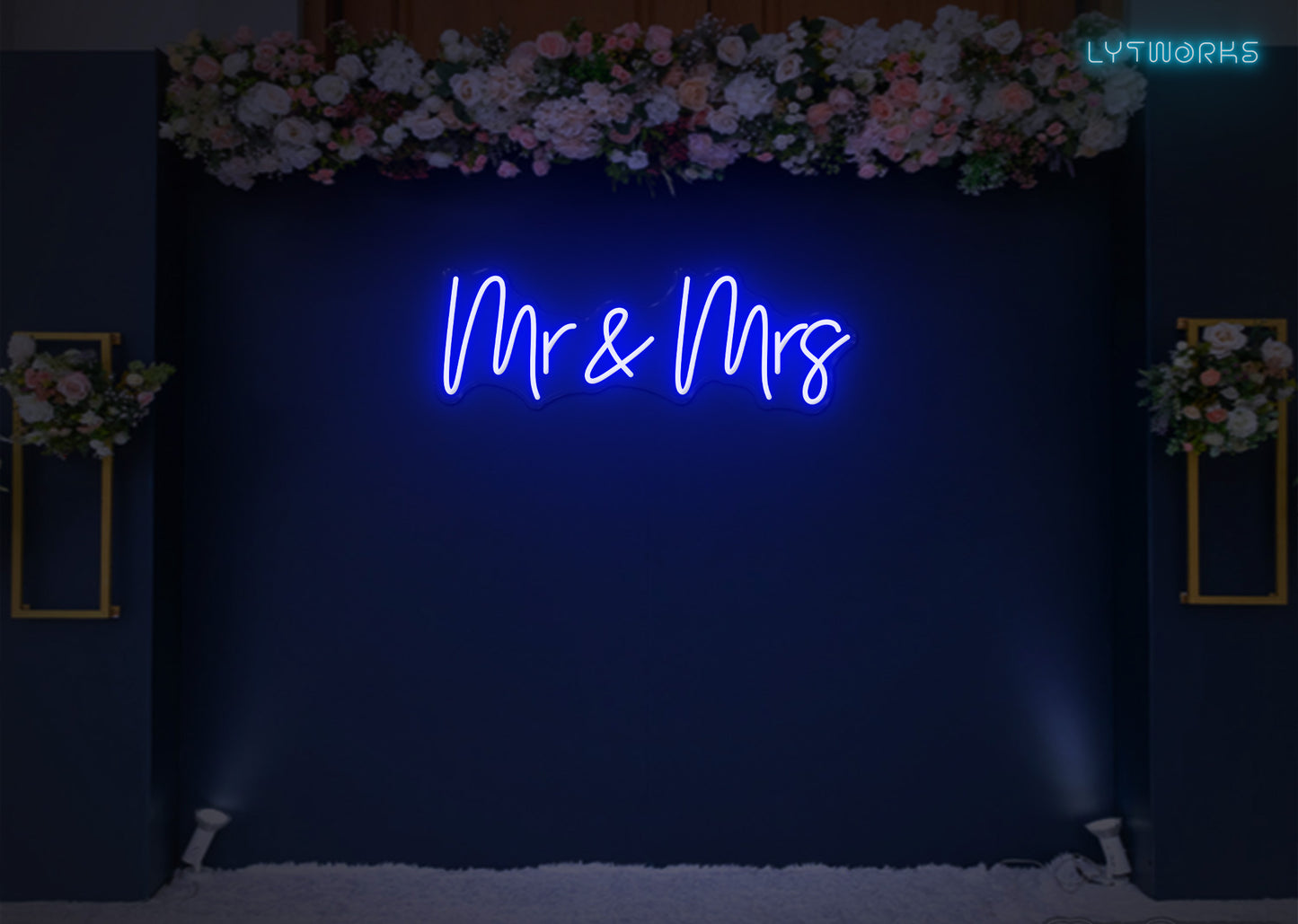 Neon "Mr & Mrs"