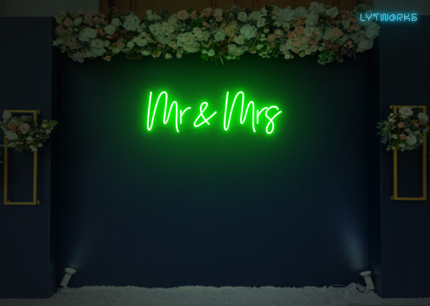 Neon "Mr & Mrs"