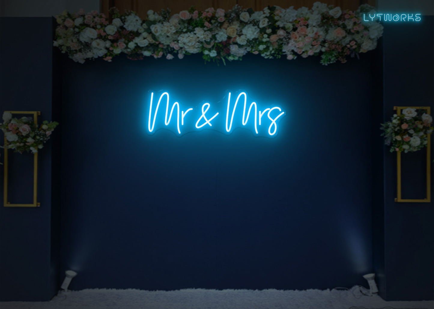 Neon "Mr & Mrs"