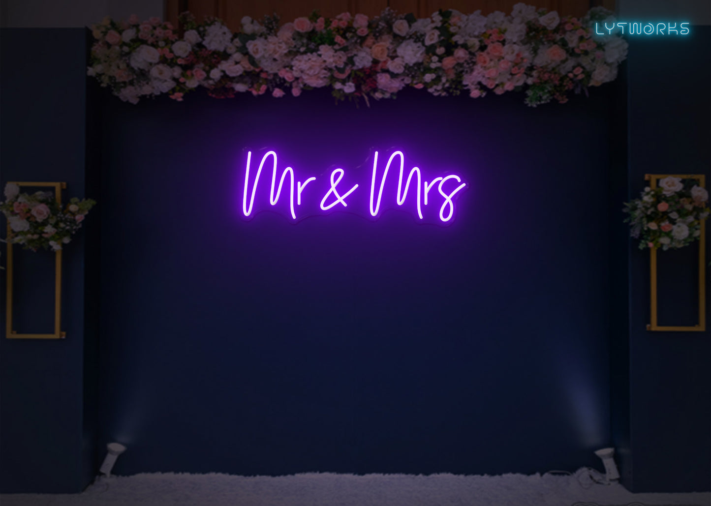 Neon "Mr & Mrs"