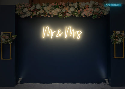 Neon "Mr & Mrs"