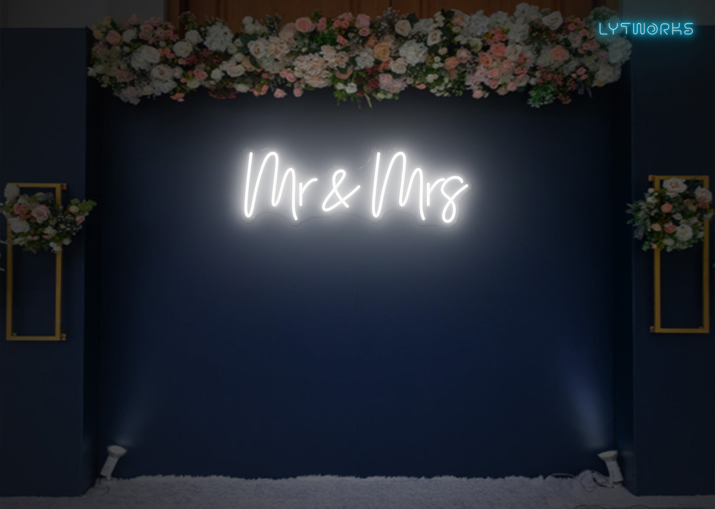 Neon "Mr & Mrs"
